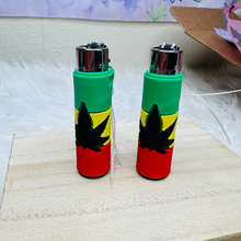 Load image into Gallery viewer, Clipper Lighter with Rasta Case
