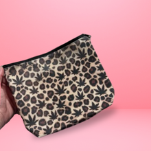 Load image into Gallery viewer, Leopard and Weed Leaf Print Zipper Bag
