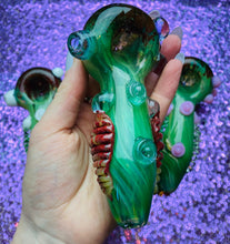 Load image into Gallery viewer, Green Mama Nature Hand Pipe
